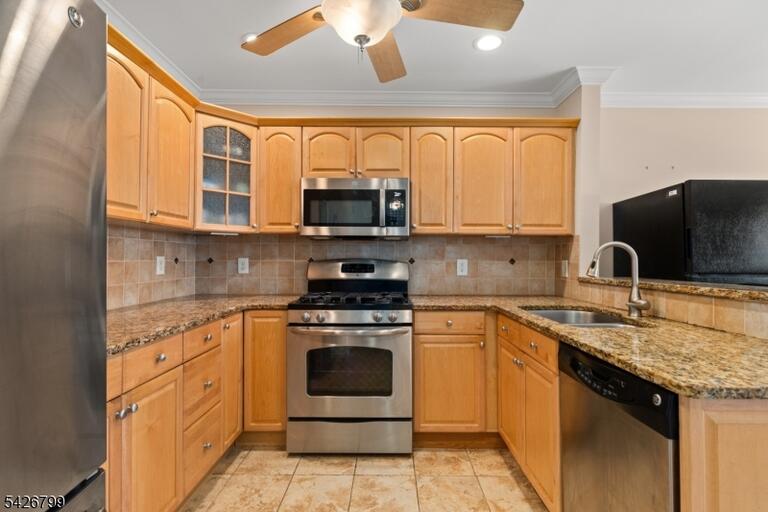 Property listing MLS 4044997 photo 3