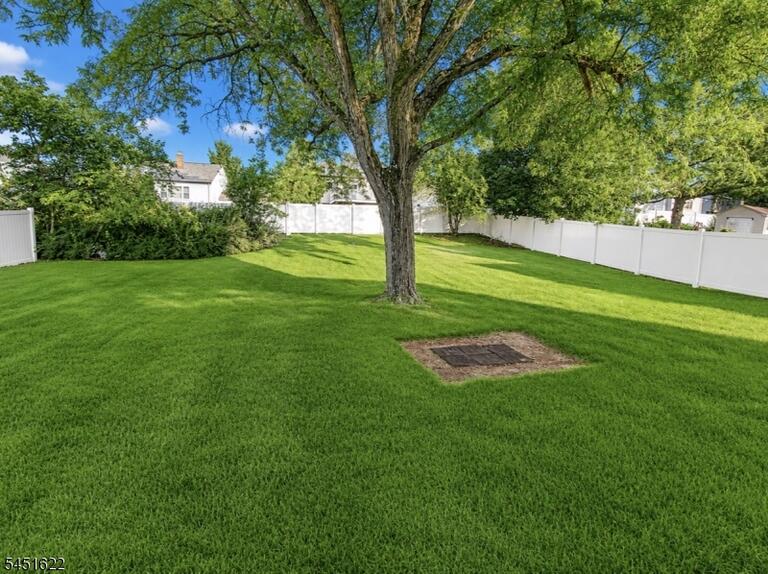 Property listing MLS 4045194 photo 2