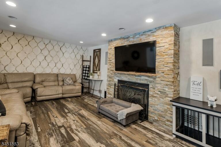 Property listing MLS 4045471 photo 12