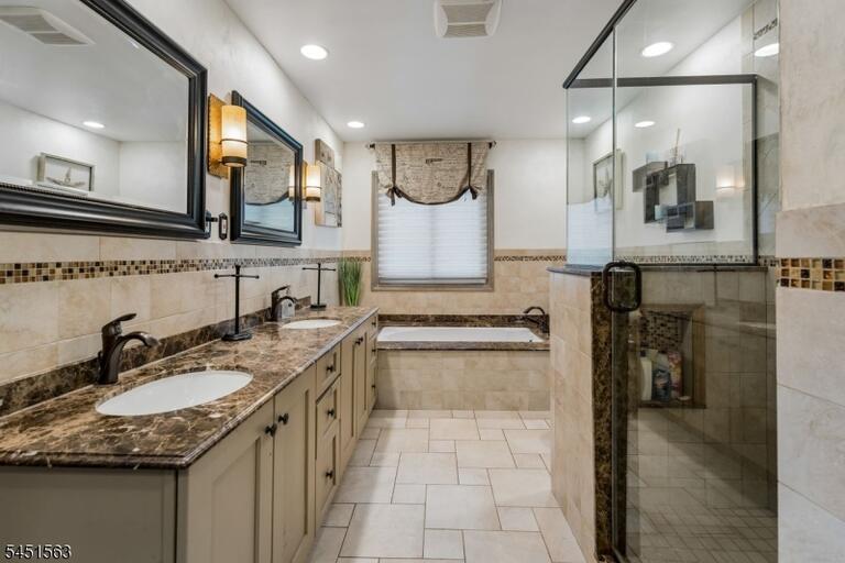 Property listing MLS 4045471 photo 15