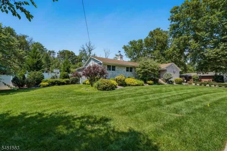 Property listing MLS 4045471 photo 32
