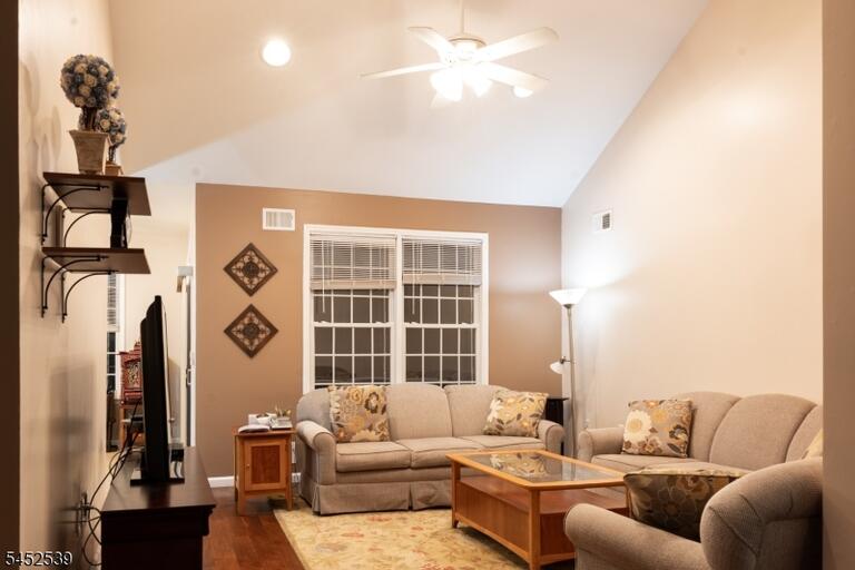 Property listing MLS 4045773 photo 17