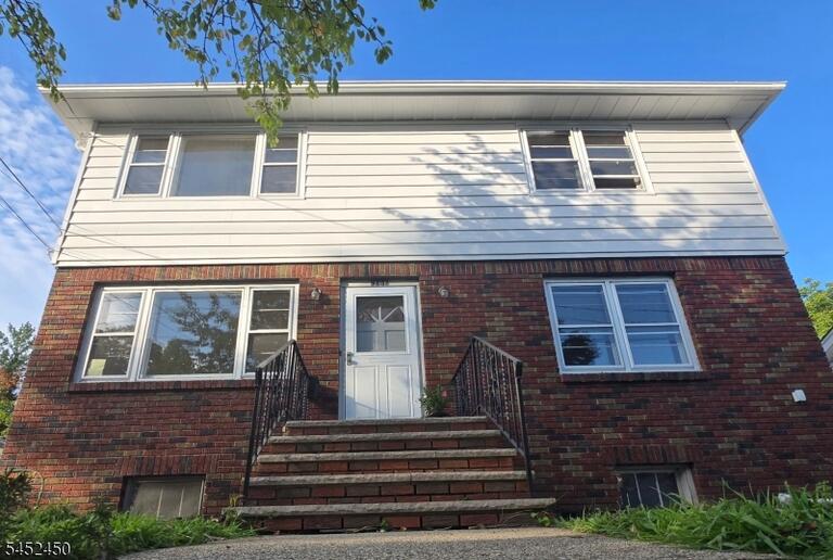 Property listing MLS 4045988 photo 1