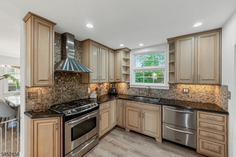 Property listing MLS 4046005 photo 7