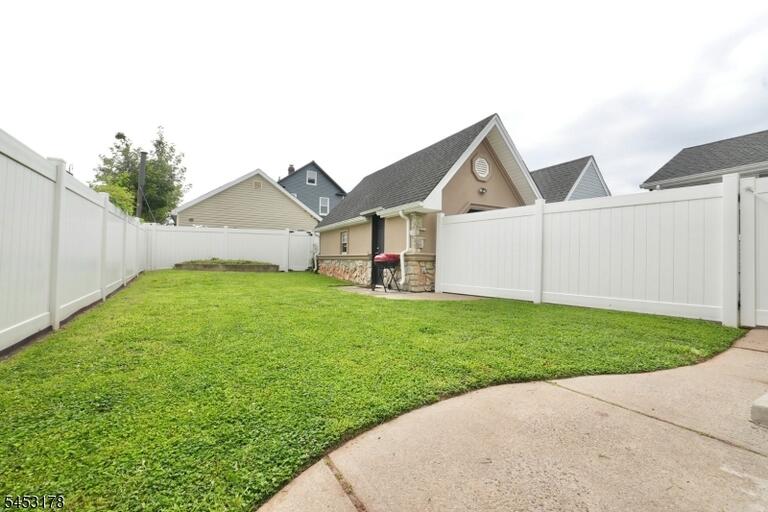 Property listing MLS 4046280 photo 22