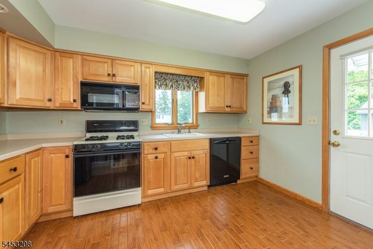 Property listing MLS 4046288 photo 9