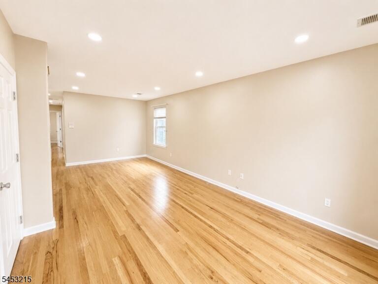 Property listing MLS 4046294 photo 3