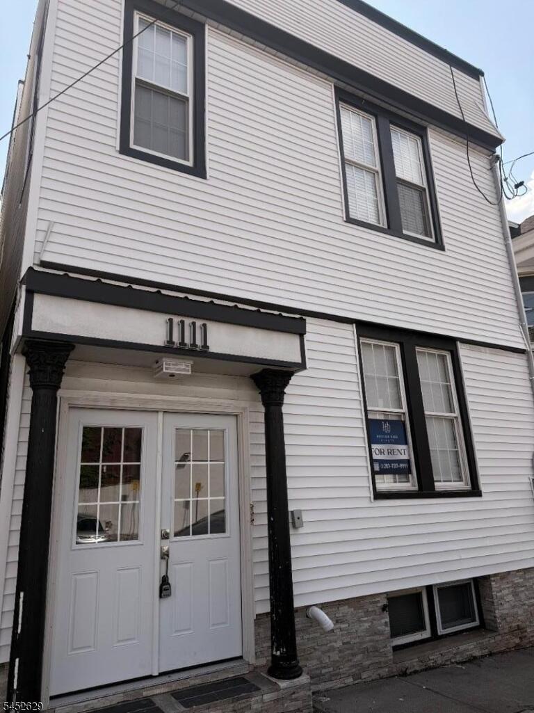 Property listing MLS 4046308 photo 1