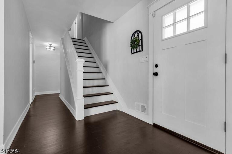 Property listing MLS 4046327 photo 3