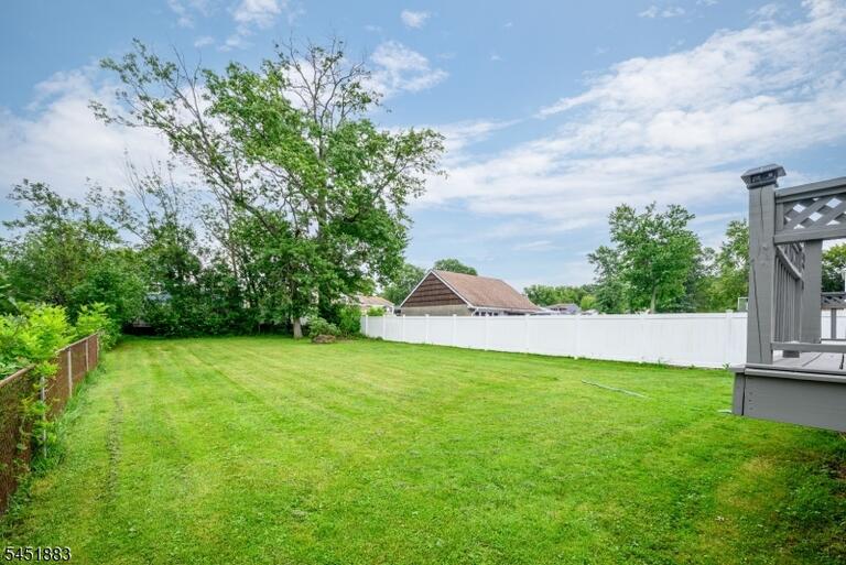 Property listing MLS 4046338 photo 9