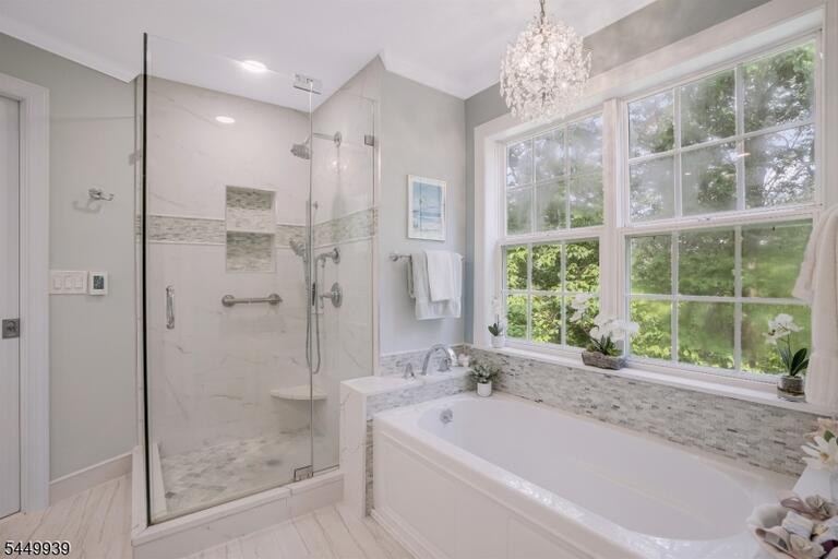 Property listing MLS 4046574 photo 1