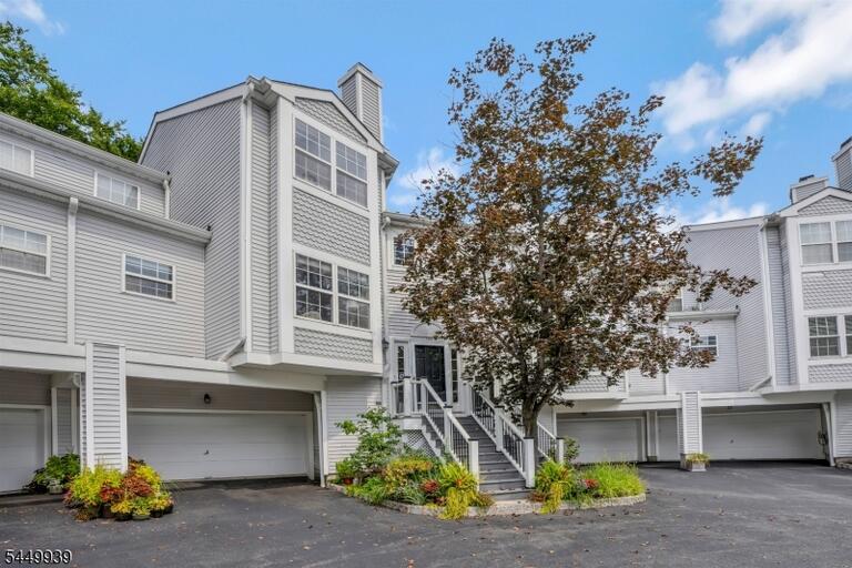 Property listing MLS 4046574 photo 4