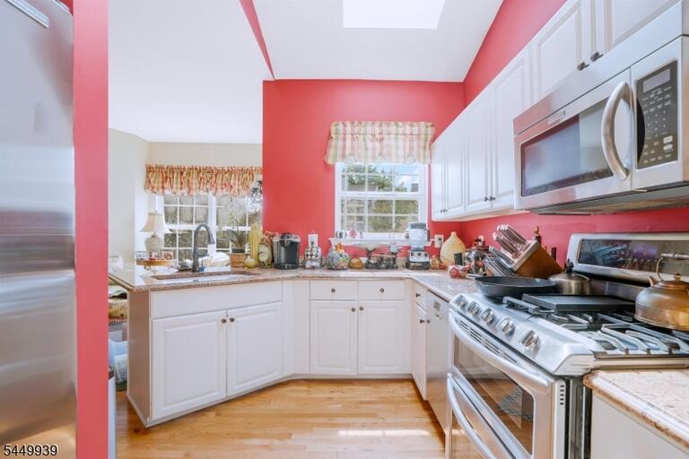 Property listing MLS 4046574 photo 8