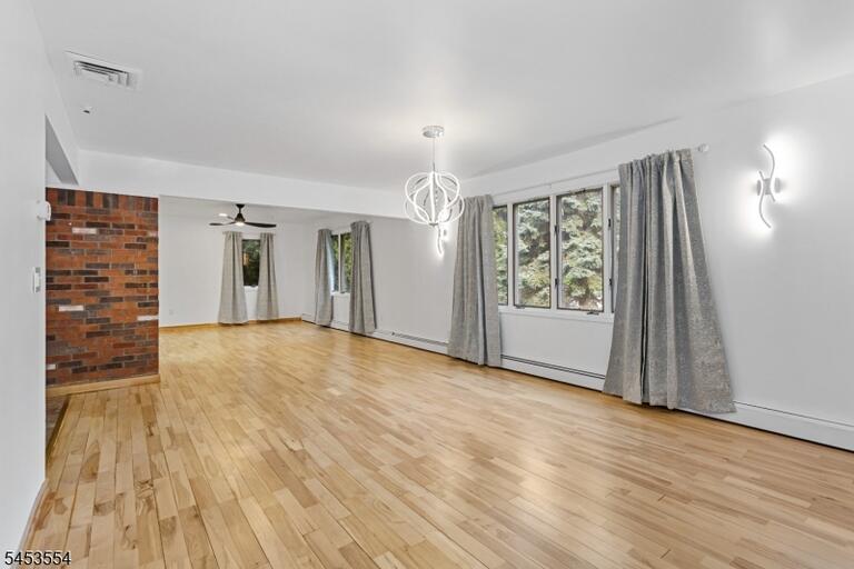 Property listing MLS 4046601 photo 2