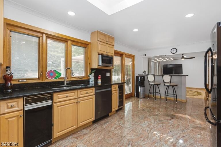 Property listing MLS 4046601 photo 9