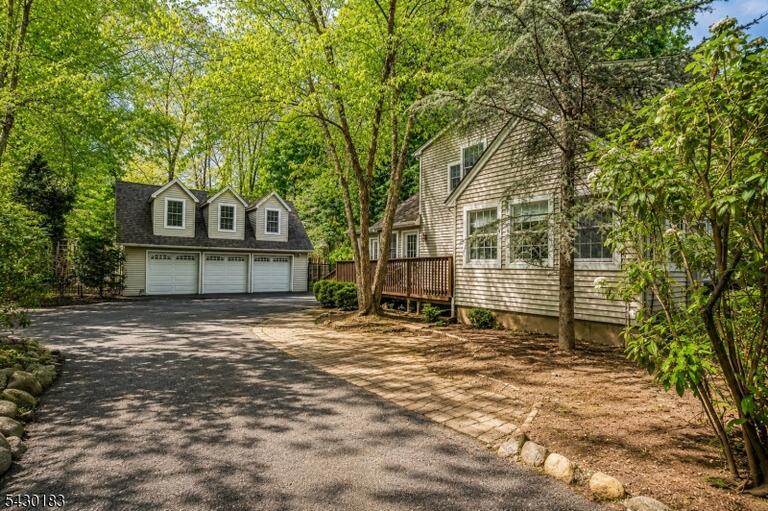 Property listing MLS 4046602 photo 5