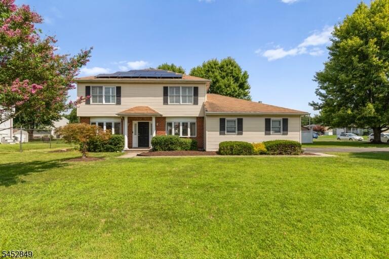 Property listing MLS 4046621 photo 1