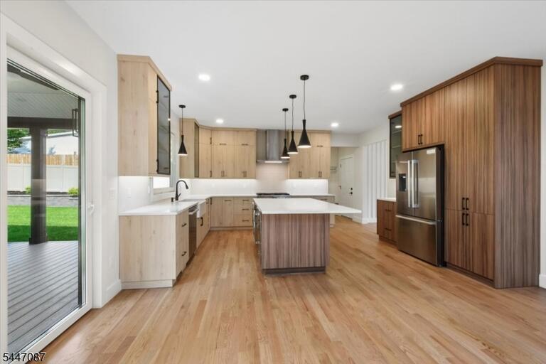 Property listing MLS 4046640 photo 9