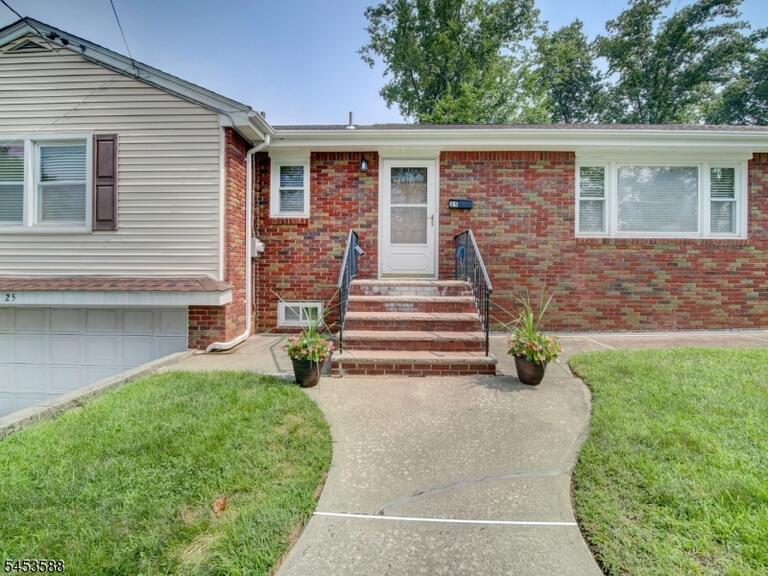 Property listing MLS 4046675 photo 4