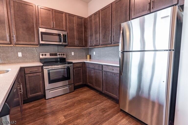 Property listing MLS 4046704 photo 5