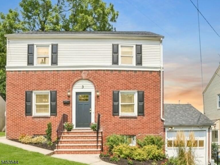 Property listing MLS 4046751 photo 1