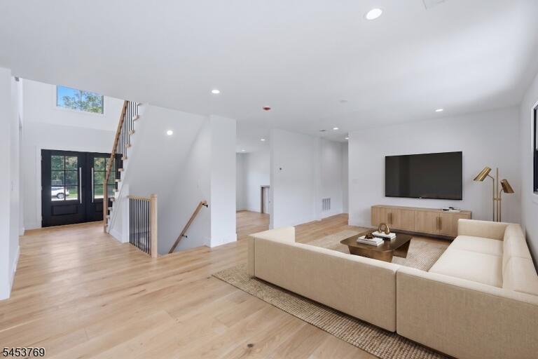 Property listing MLS 4046803 photo 9