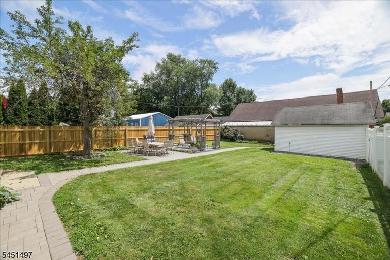 Property listing MLS 4046806 photo 10