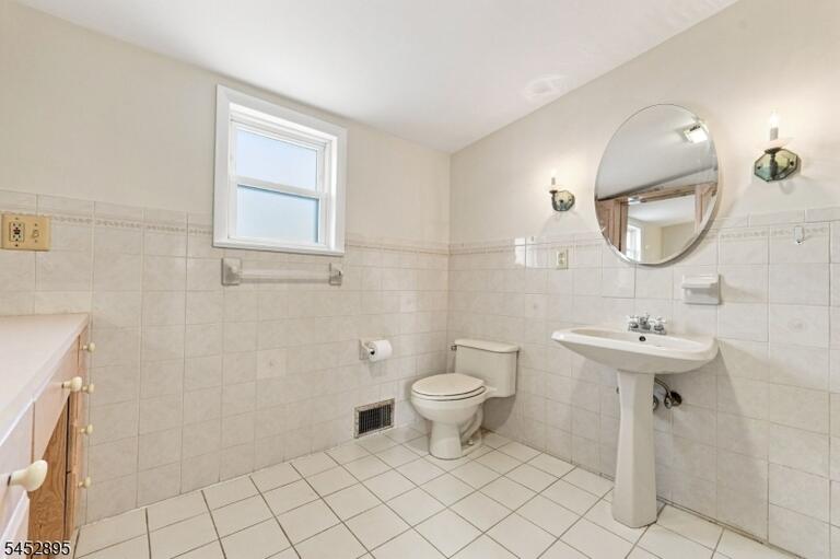 Property listing MLS 4046879 photo 21