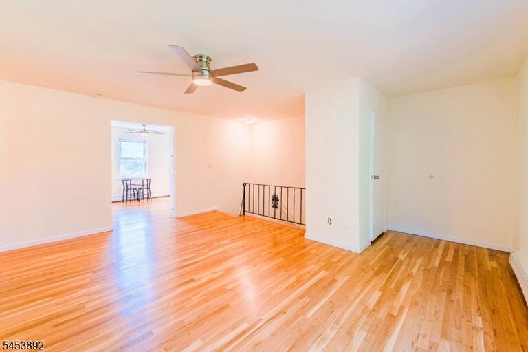 Property listing MLS 4046931 photo 4