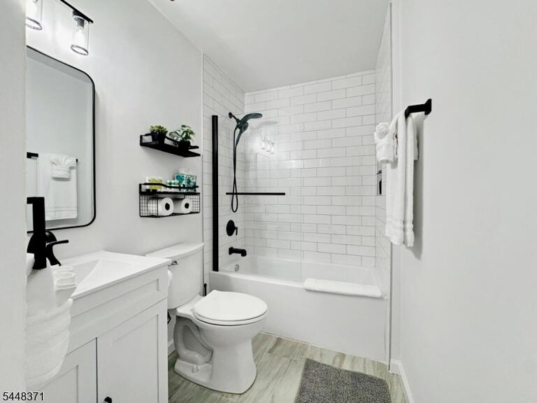 Property listing MLS 4046938 photo 8