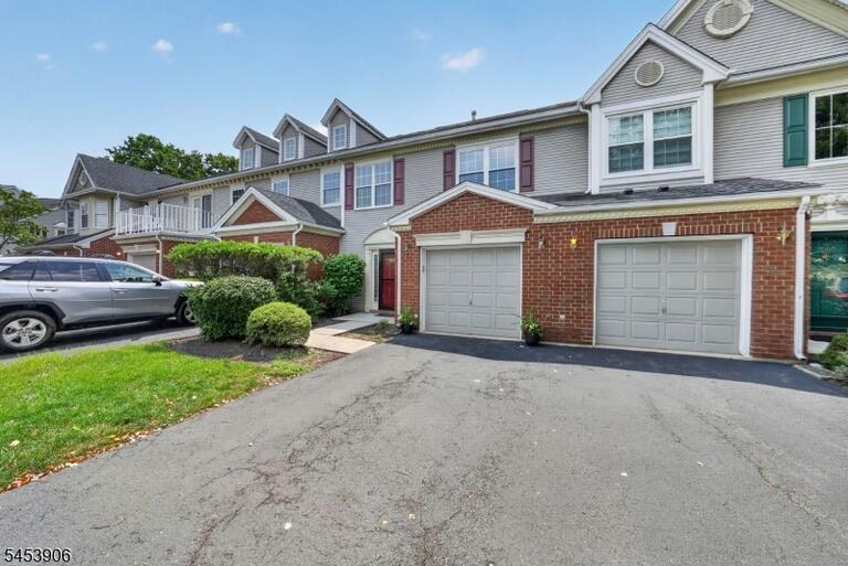 Property listing MLS 4046956 photo 2