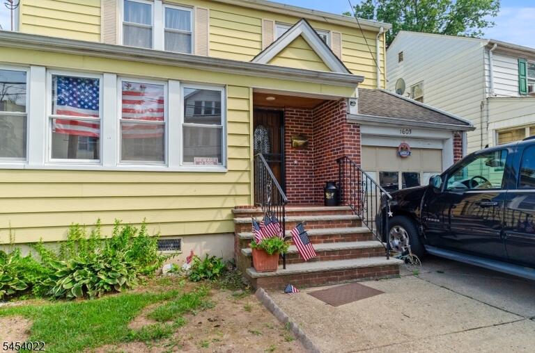 Property listing MLS 4047024 photo 3