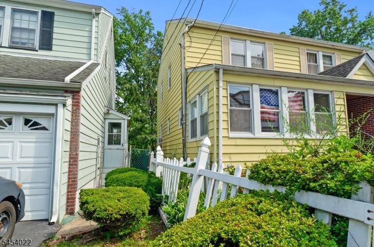 Property listing MLS 4047024 photo 4