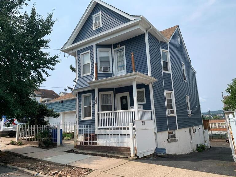 Property listing MLS 4047036 photo 1