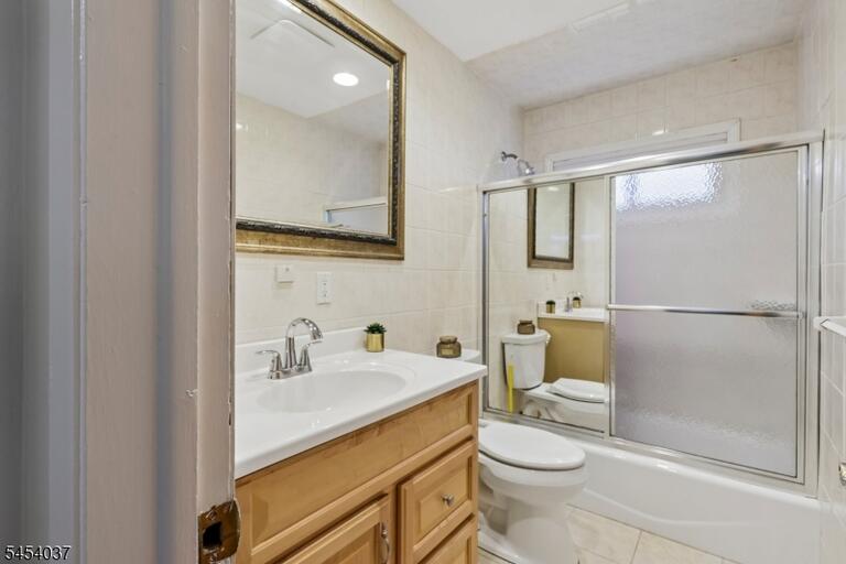 Property listing MLS 4047040 photo 18
