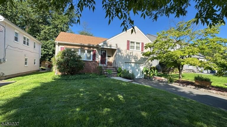 Property listing MLS 4047040 photo 2