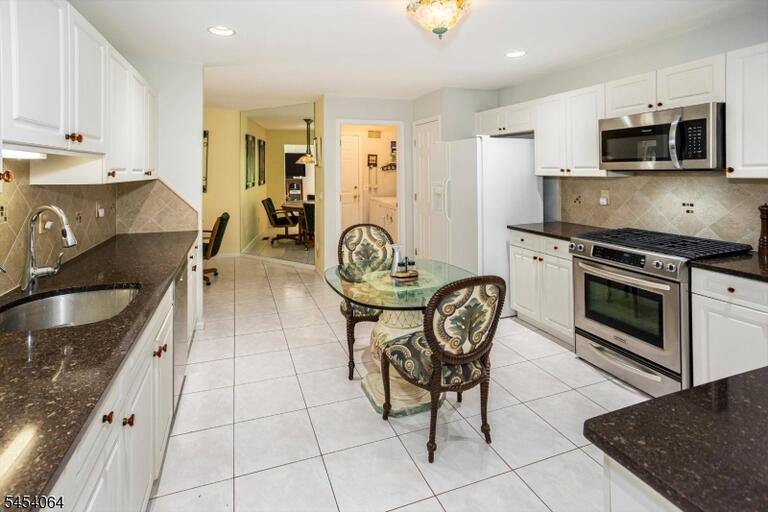 Property listing MLS 4047122 photo 15