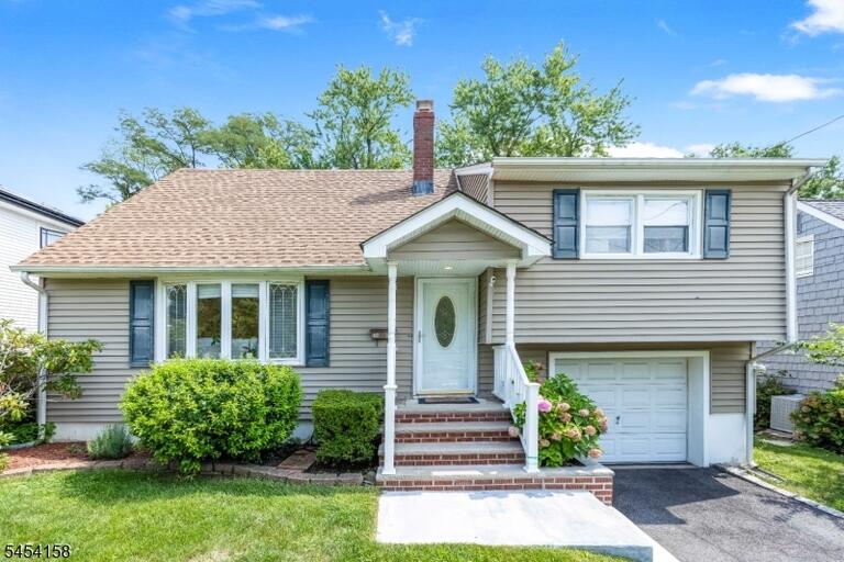 Property listing MLS 4047145 photo 1