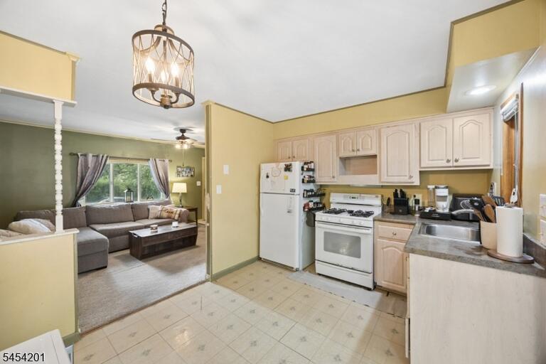 Property listing MLS 4047174 photo 12