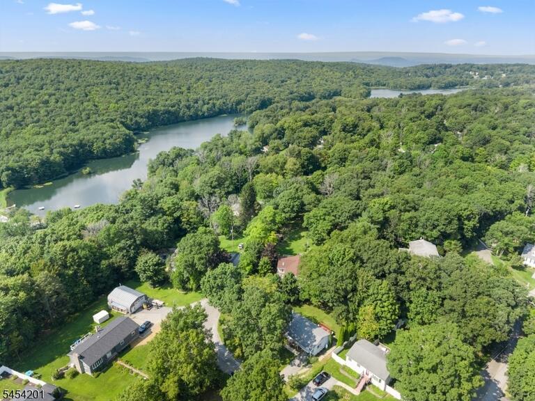 Property listing MLS 4047174 photo 27