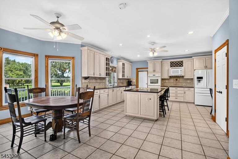 Property listing MLS 4047190 photo 18