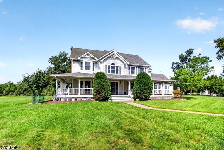 Property listing MLS 4047190 photo 2