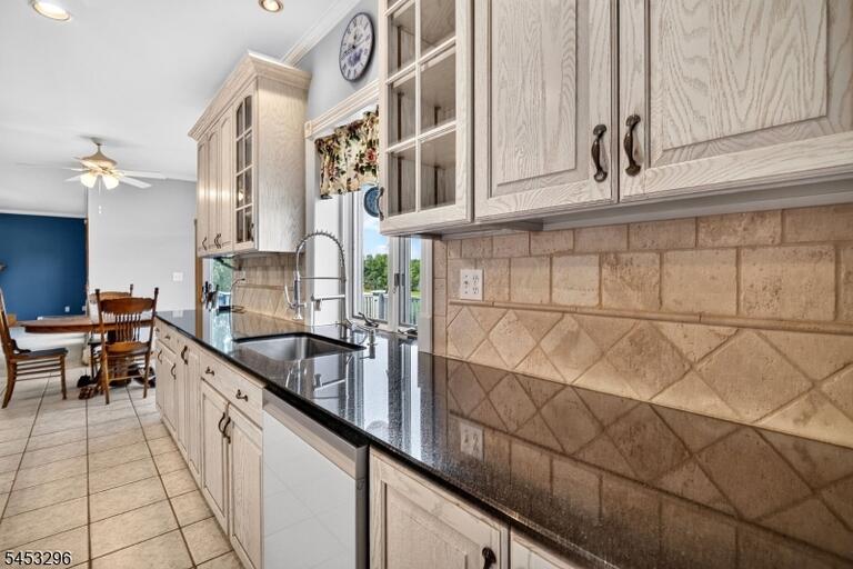 Property listing MLS 4047190 photo 23