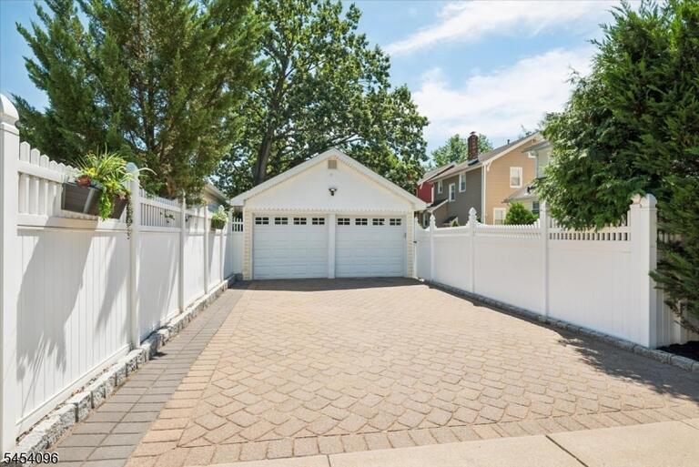 Property listing MLS 4047211 photo 31