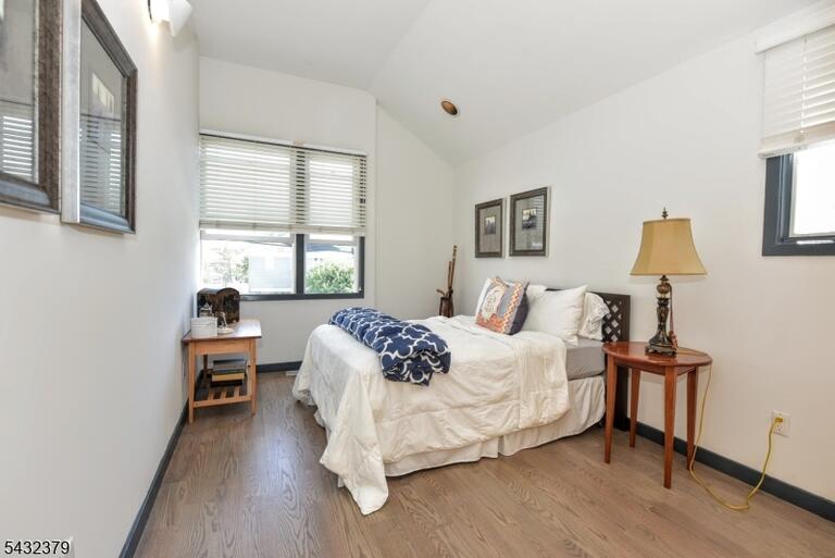 Property listing MLS 4047217 photo 15
