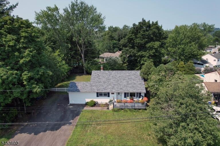 Property listing MLS 4047265 photo 2