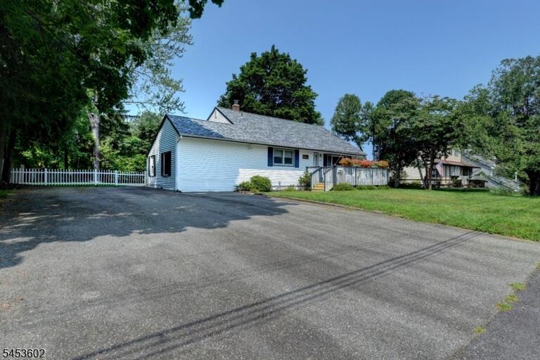 Property listing MLS 4047265 photo 29