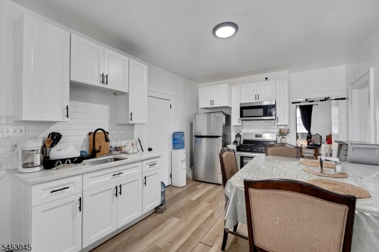 Property listing MLS 4047344 photo 4