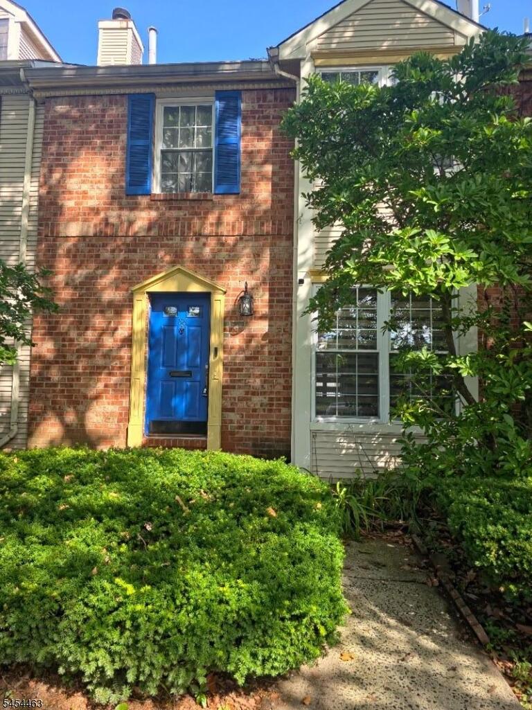 Property listing MLS 4047360 photo 1