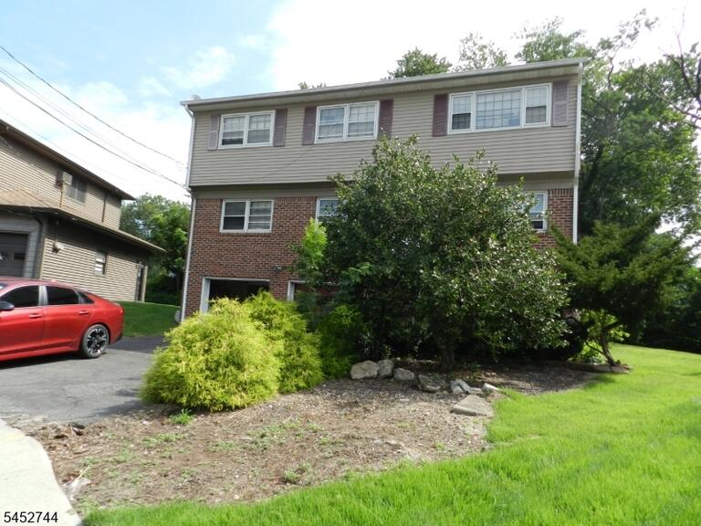 Property listing MLS 4047384 photo 2